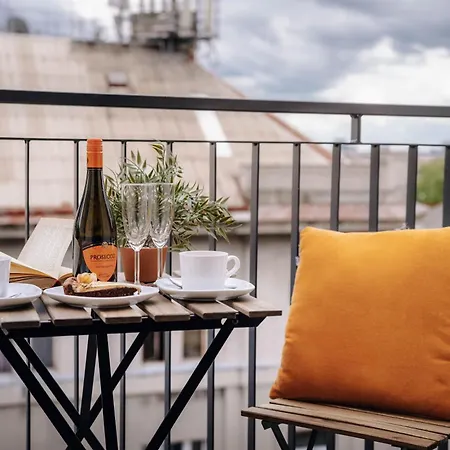 Lägenhet Cavallo Romantic Rooftop L Center